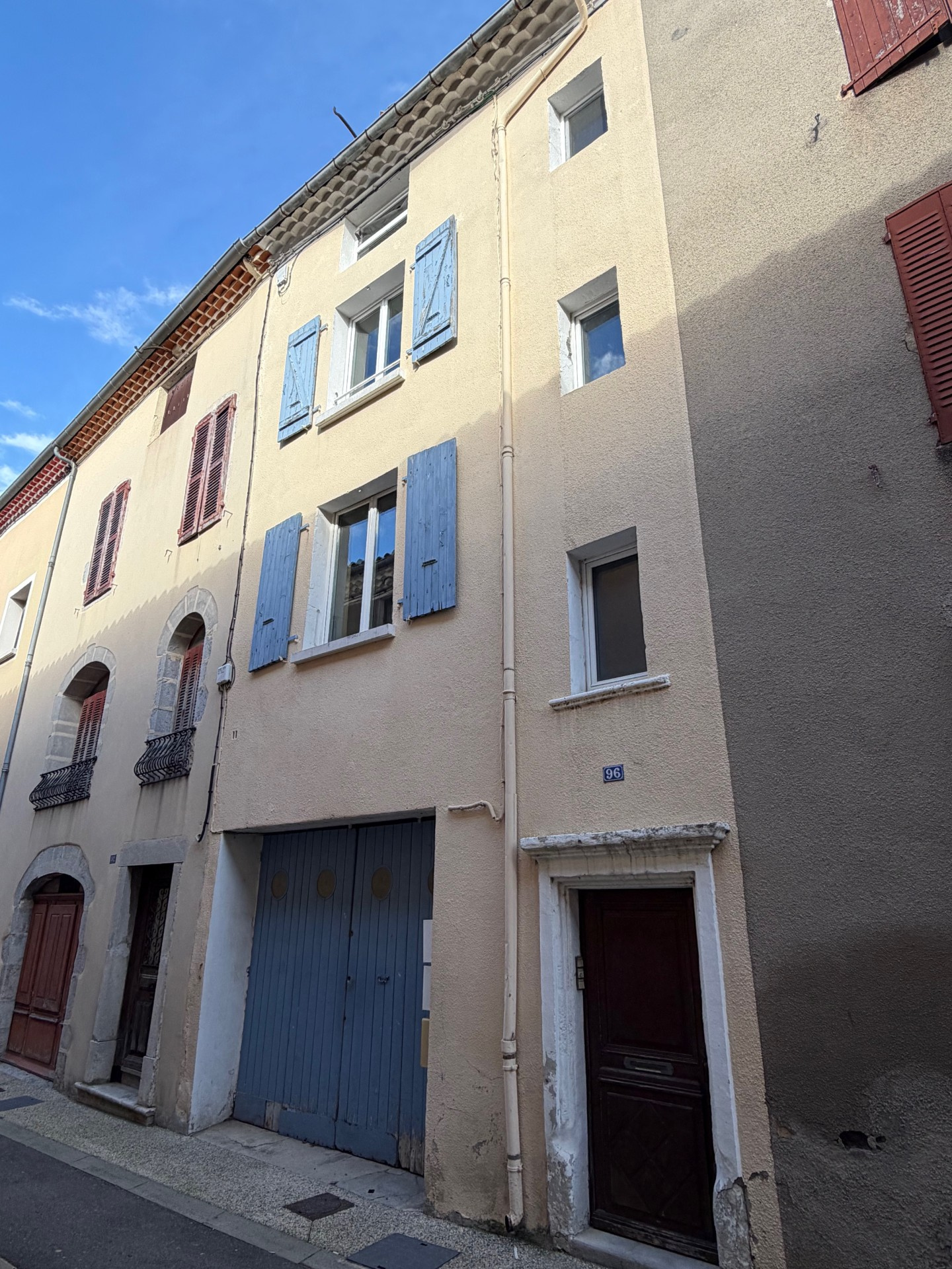 Maison Villeneuve-de-Berg 130000€