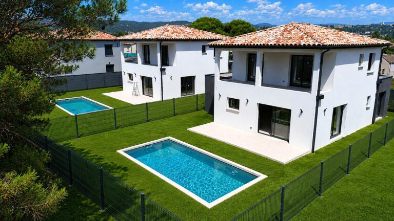 Maison Saint-Étienne-de-Fontbellon 359000€