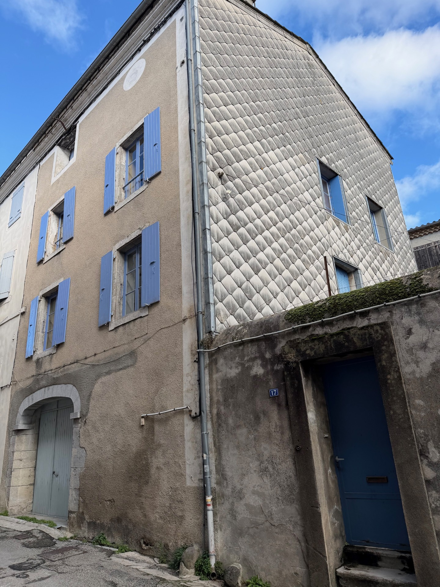 Maison Villeneuve-de-Berg 90000€